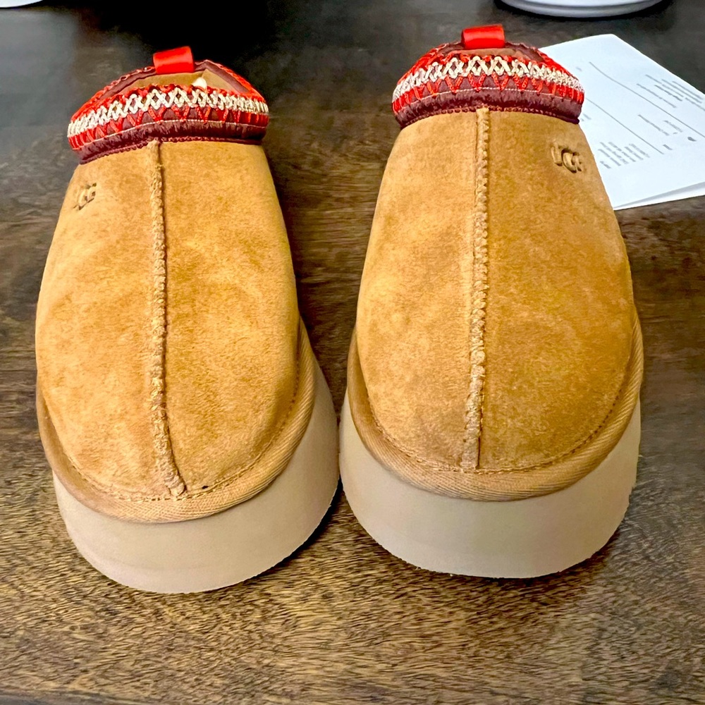 UGG Tazz Chestnut NIB 8